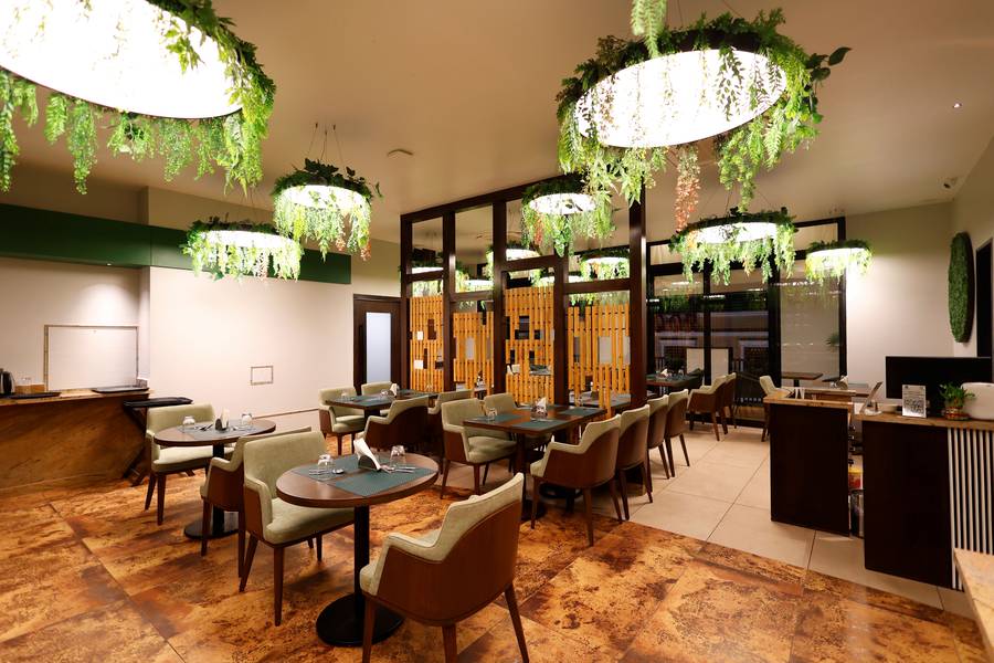 quality inn city center varanasi