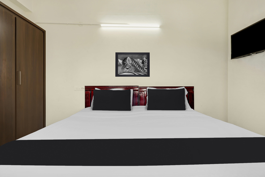 oyo hotel o ramaraopet near kakinada beach