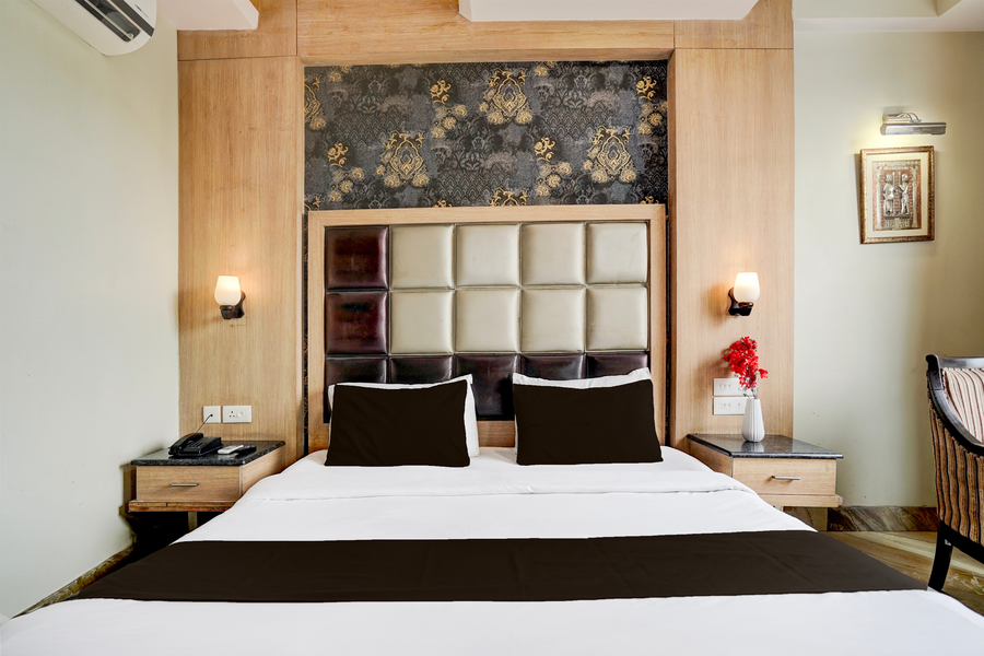 hotel aroma residency