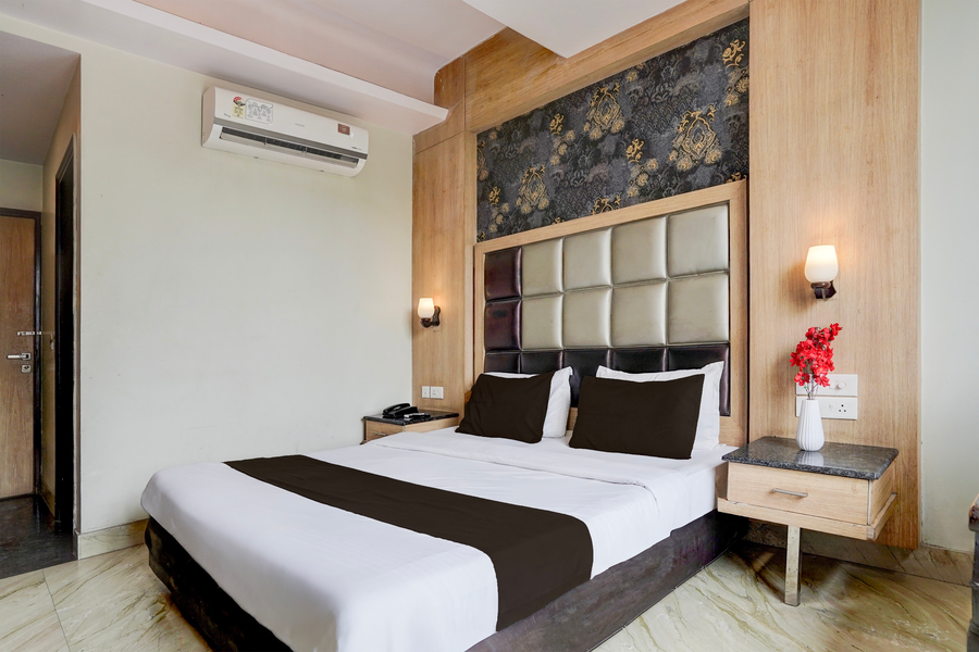 hotel aroma residency
