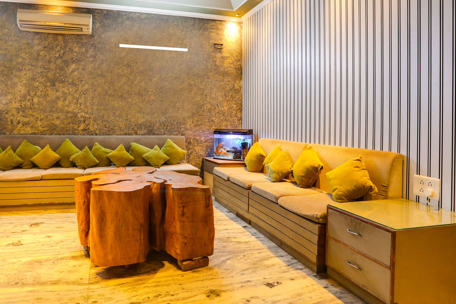 hotel o tajganj near taj mahal west gate