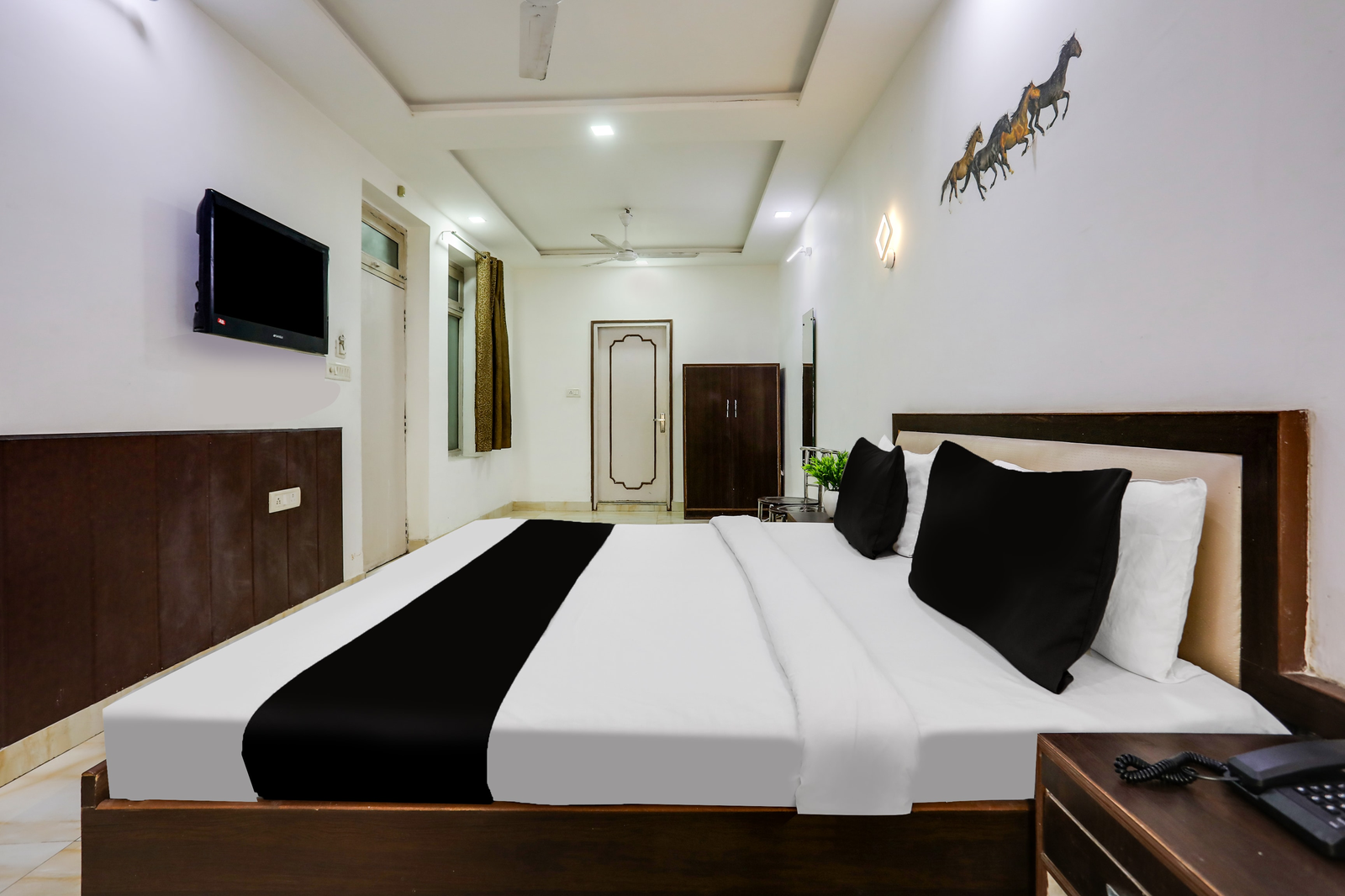 hotel o tajganj near taj mahal west gate
