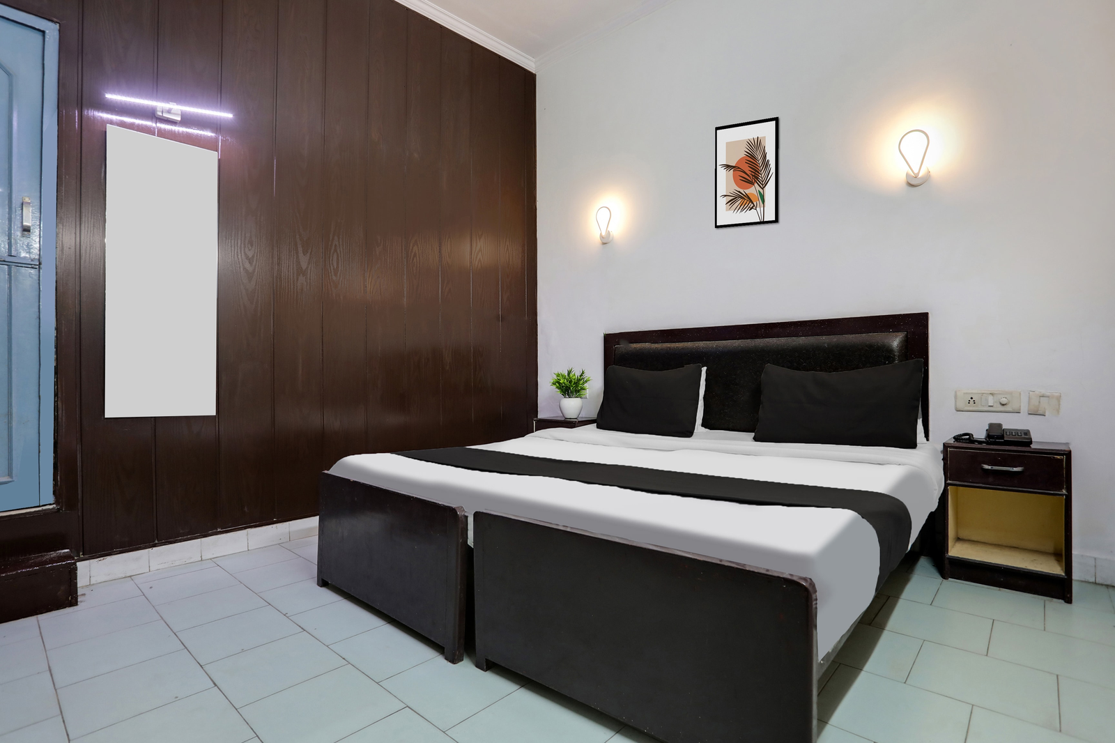 hotel o tajganj near taj mahal west gate