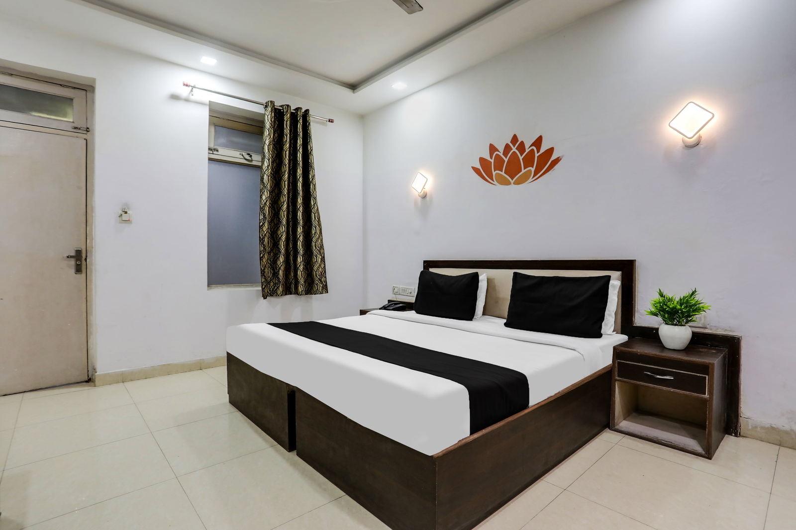 hotel o tajganj near taj mahal west gate
