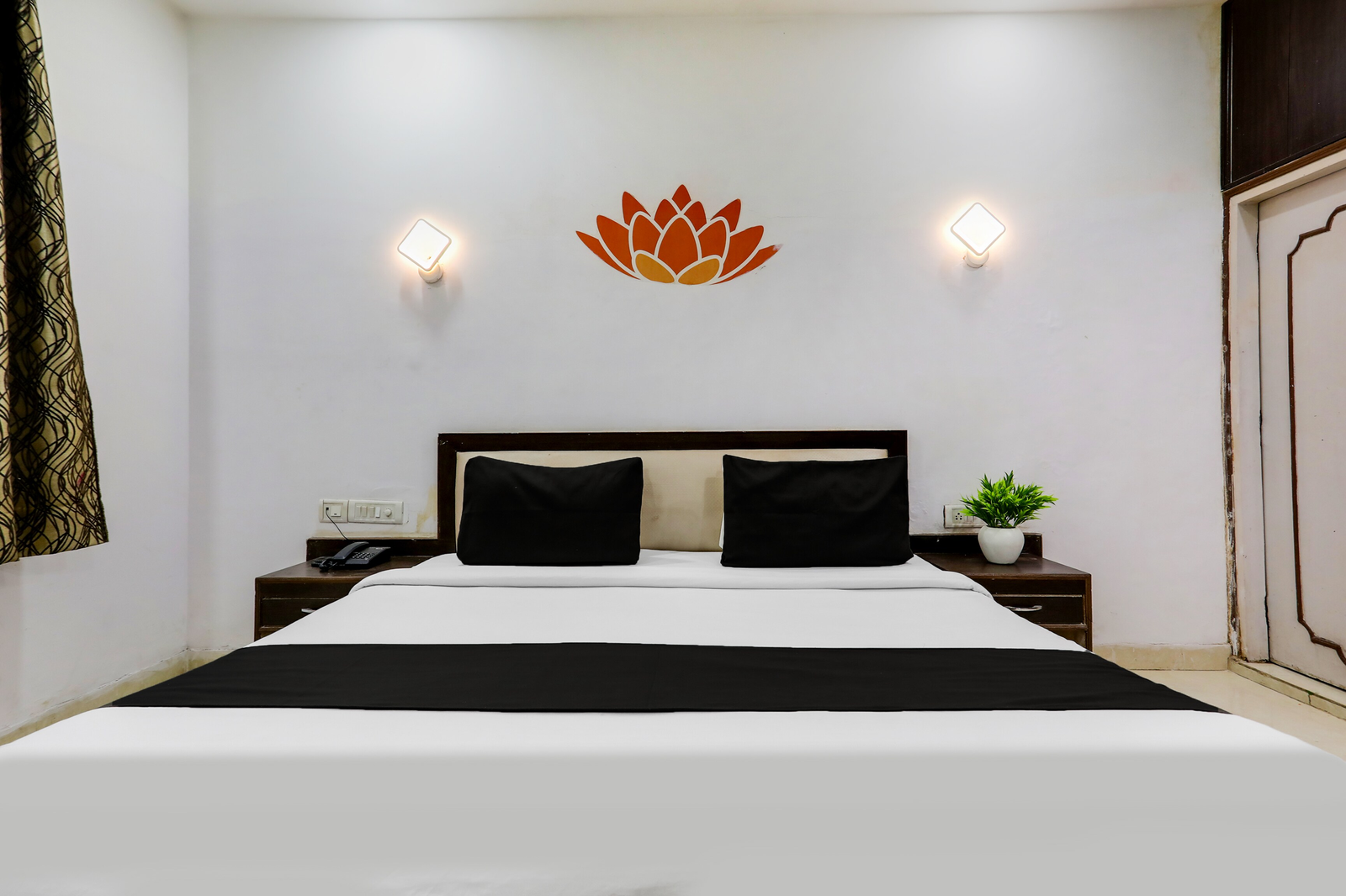 hotel o tajganj near taj mahal west gate
