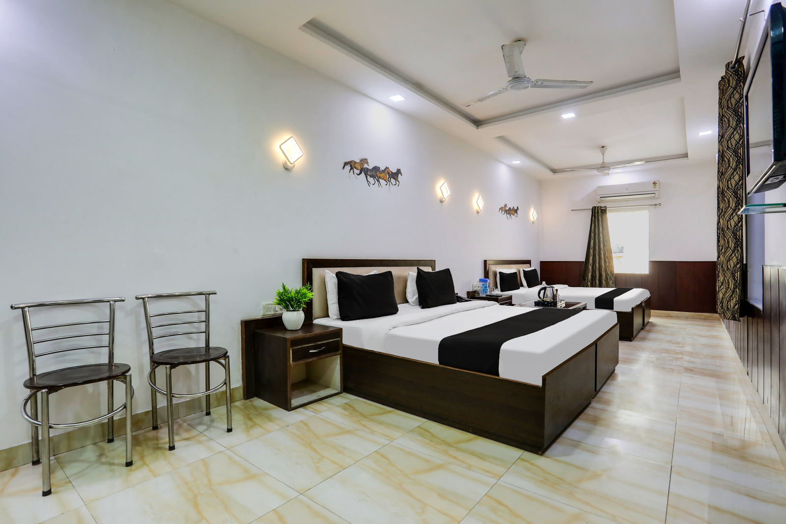 hotel o tajganj near taj mahal west gate