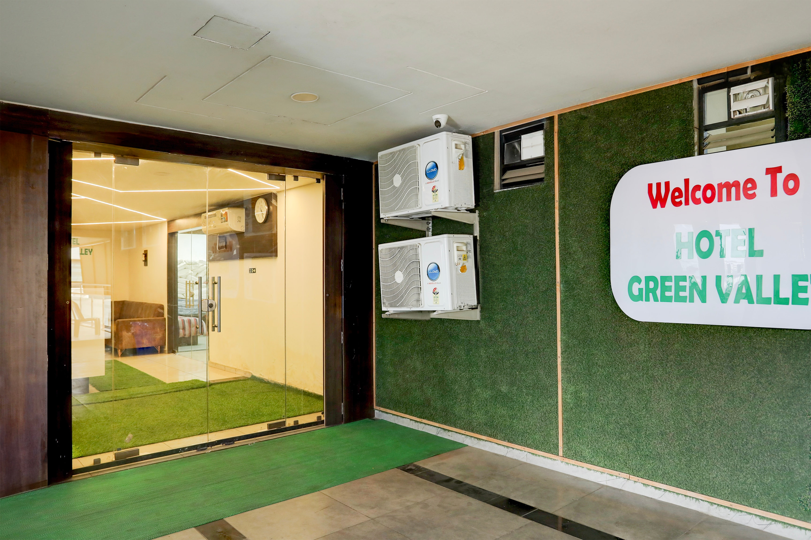 Super Hotel O Nana Chiloda Near Airport Formerly Green Valley,Gidc Naroda,3 star