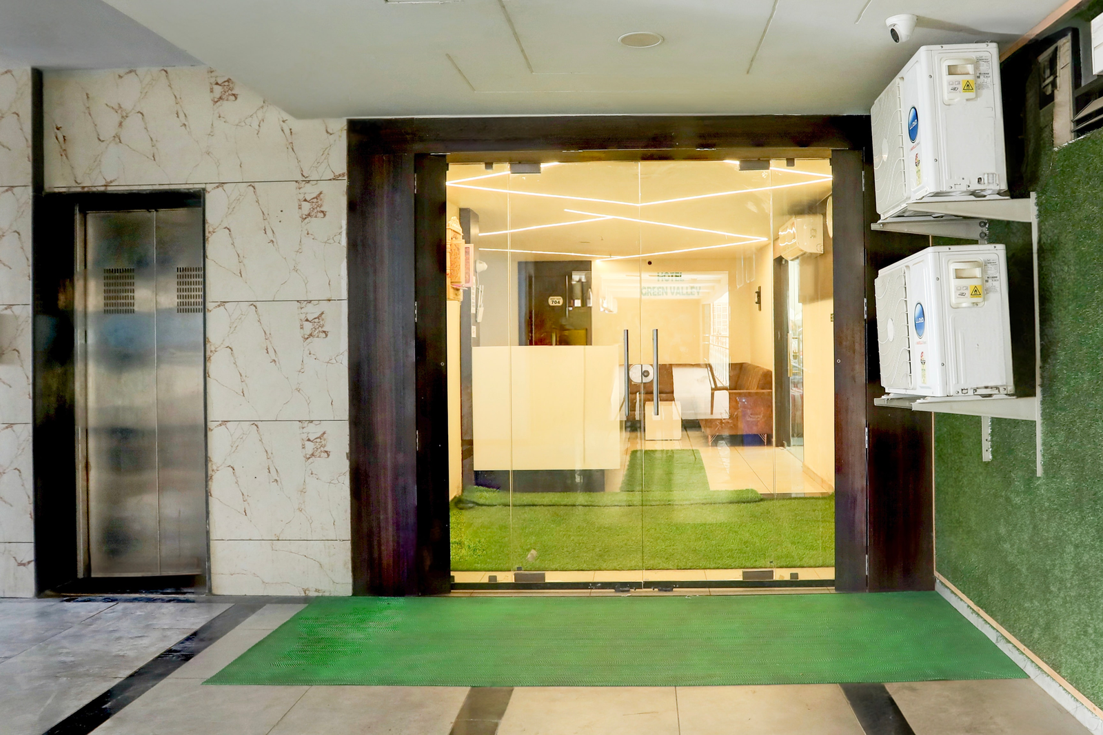 Super Hotel O Nana Chiloda Near Airport Formerly Green Valley,Gidc Naroda,3 star