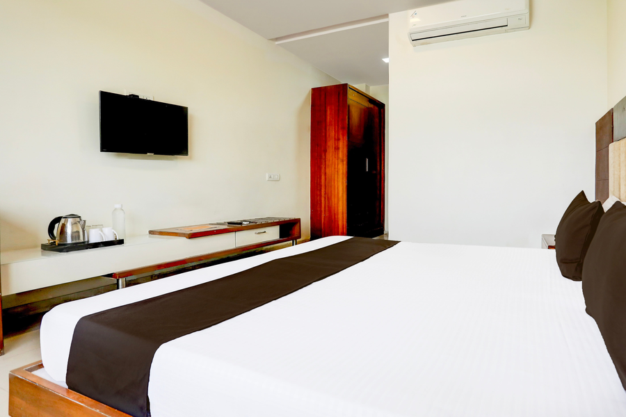 super townhouse prahladnagar