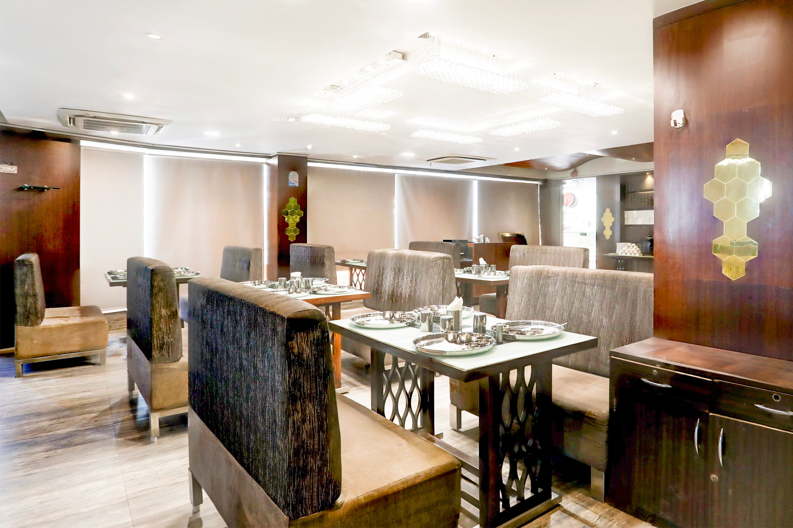 Super Townhouse Prahladnagar,KANKARIA,3 star