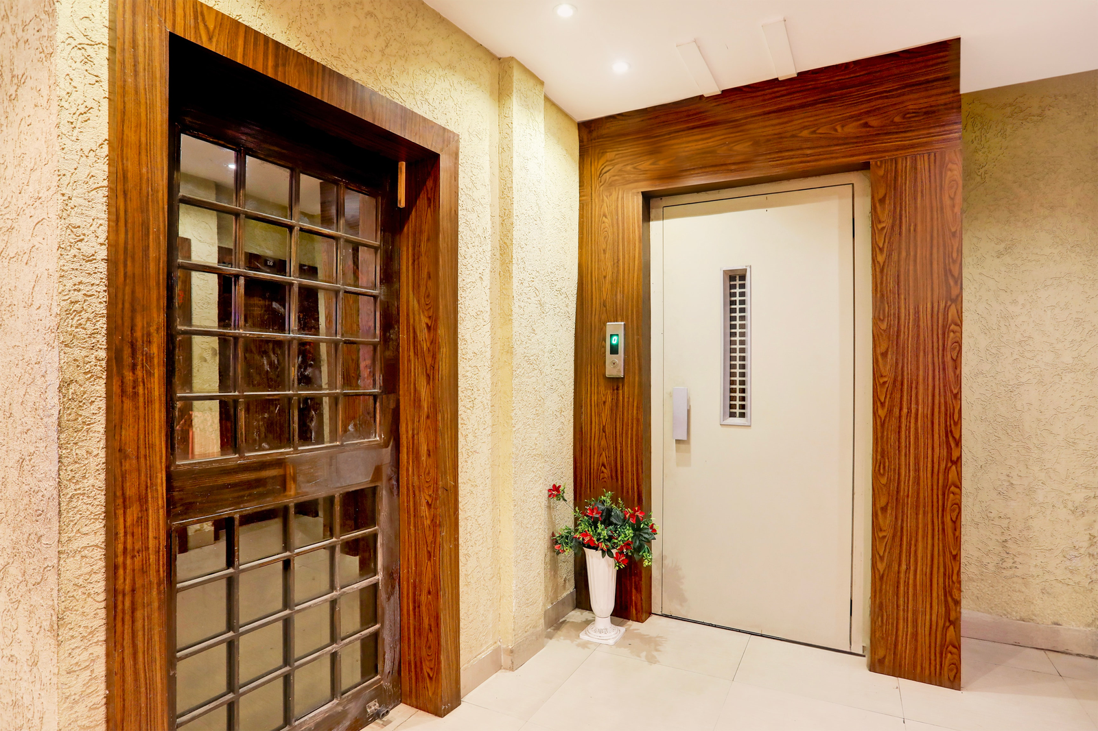 super hotel o mp nagar near rachna tower