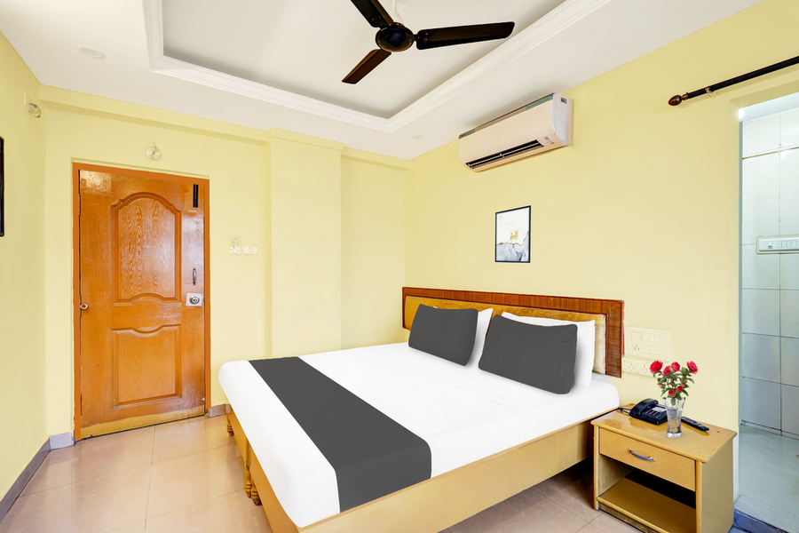 super hotel o padmavathi puram near railway station