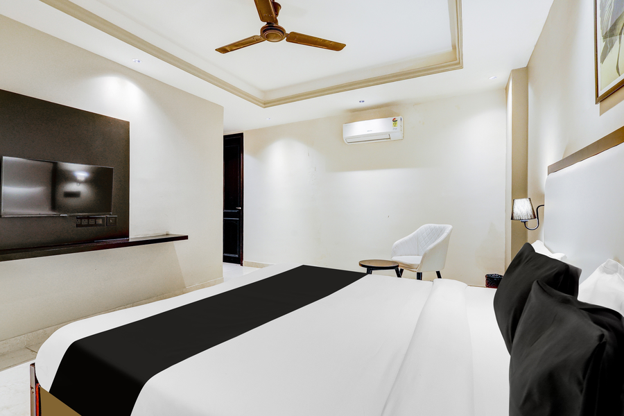 super townhouse oak udyog vihar