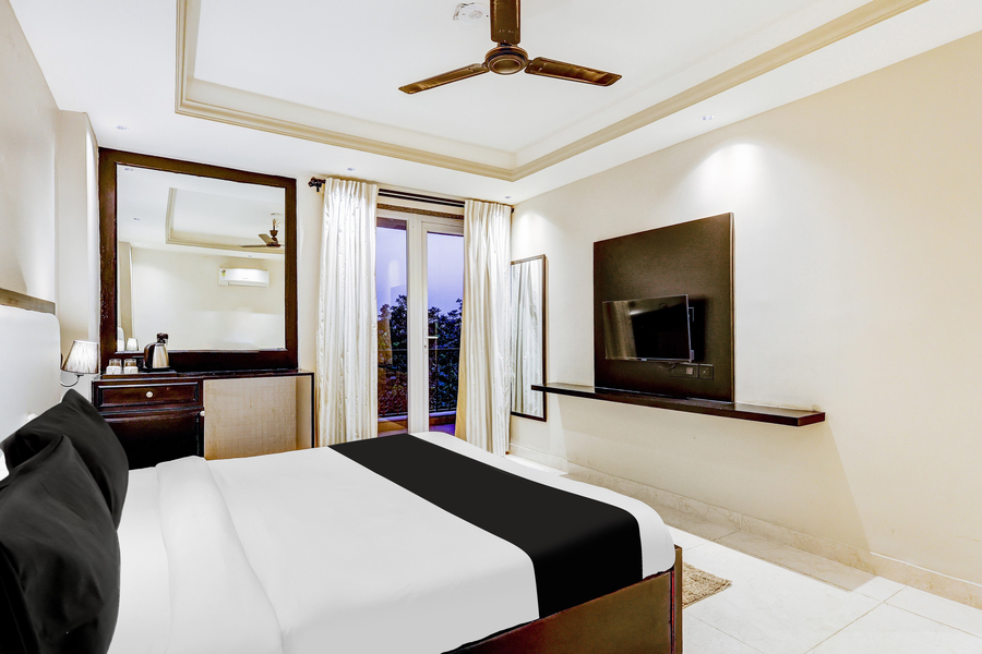 super townhouse oak udyog vihar
