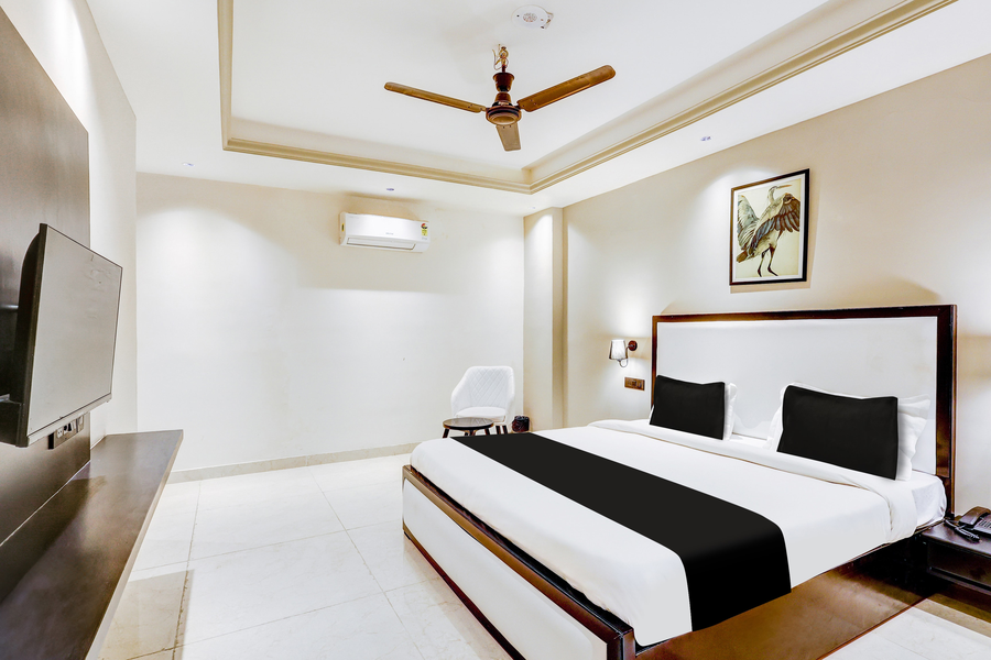 super townhouse oak udyog vihar
