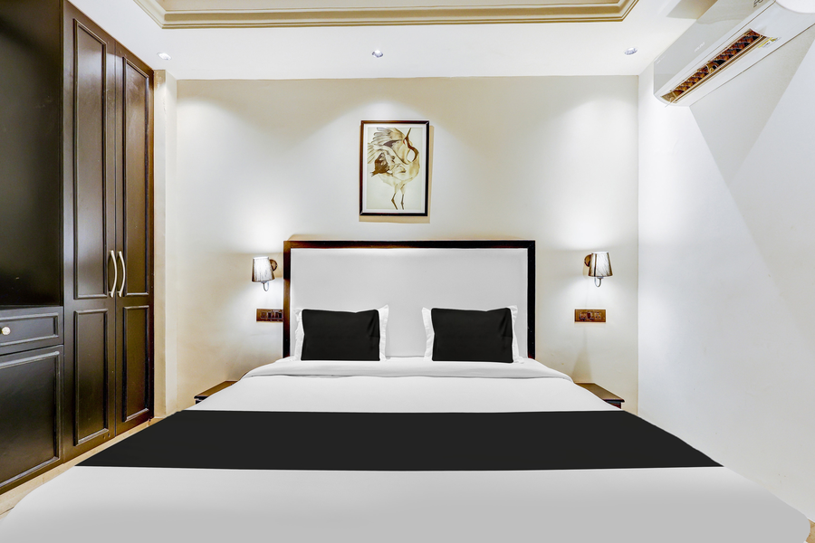 super townhouse oak udyog vihar
