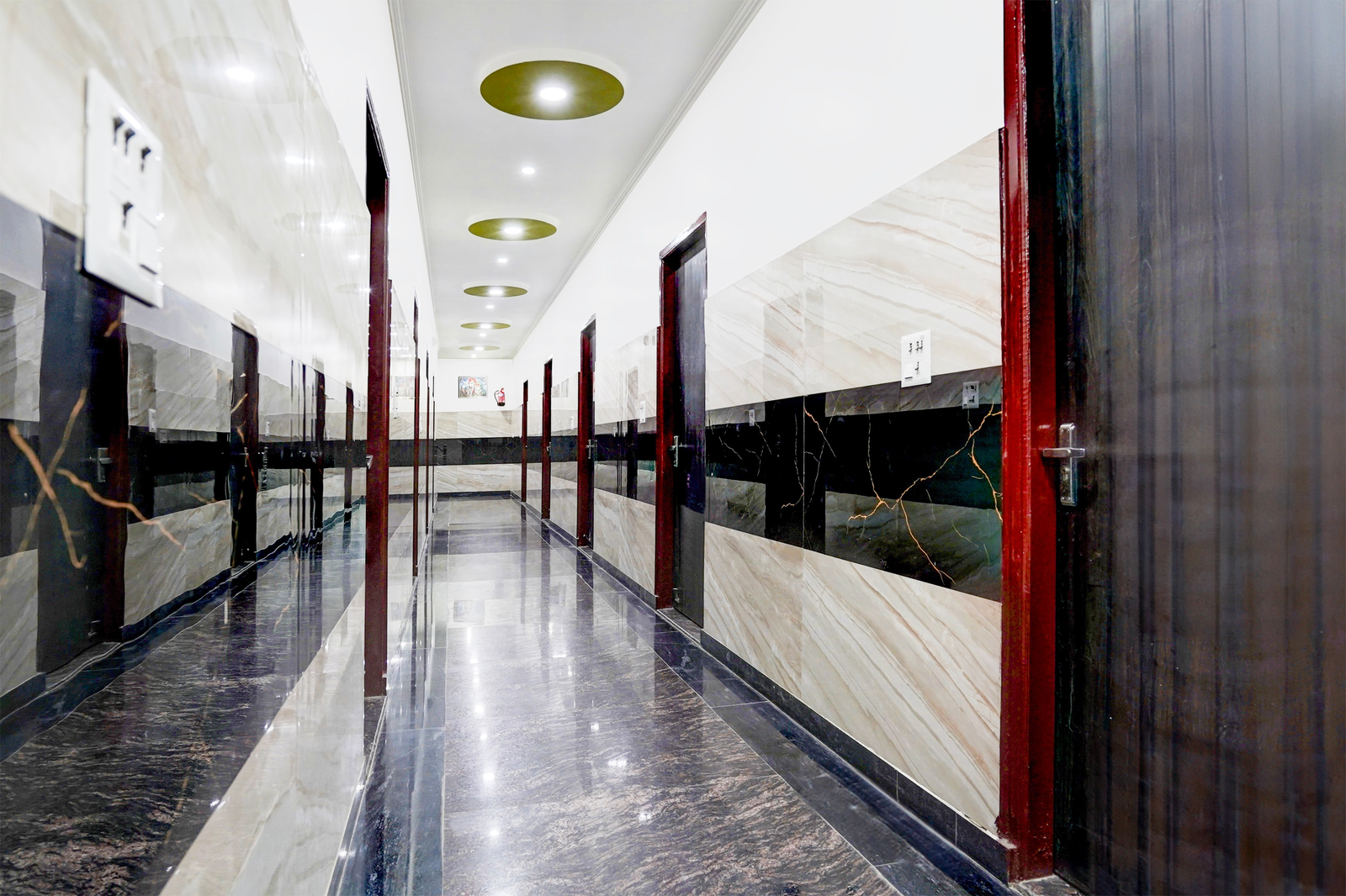 super hotel o govind nagar near krishan janm bhoomi