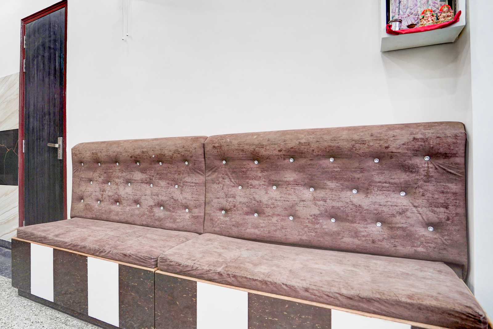 super hotel o govind nagar near krishan janm bhoomi