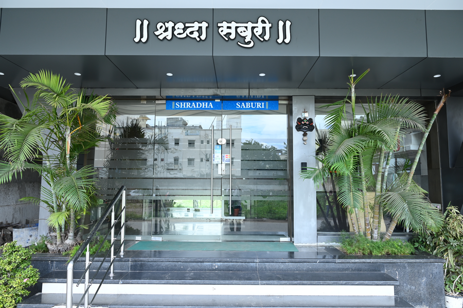 hotel shradha saburi palace