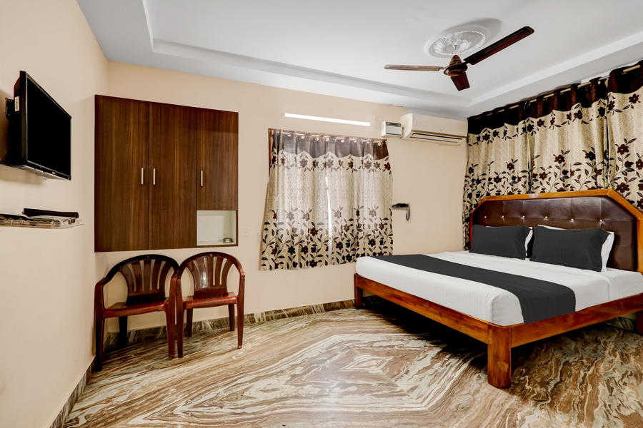 oyo hotel o adarsh nagar near kavya hospital
