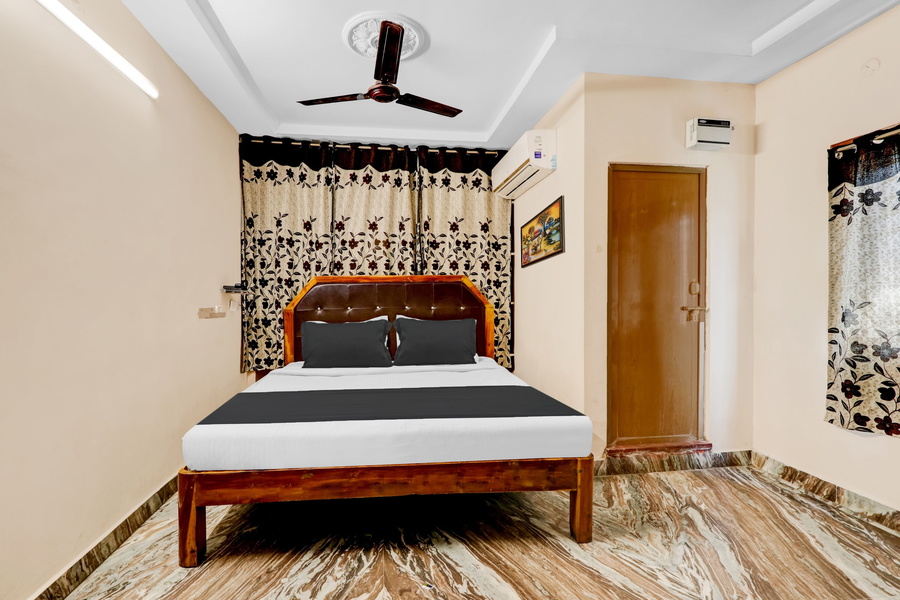oyo hotel o adarsh nagar near kavya hospital