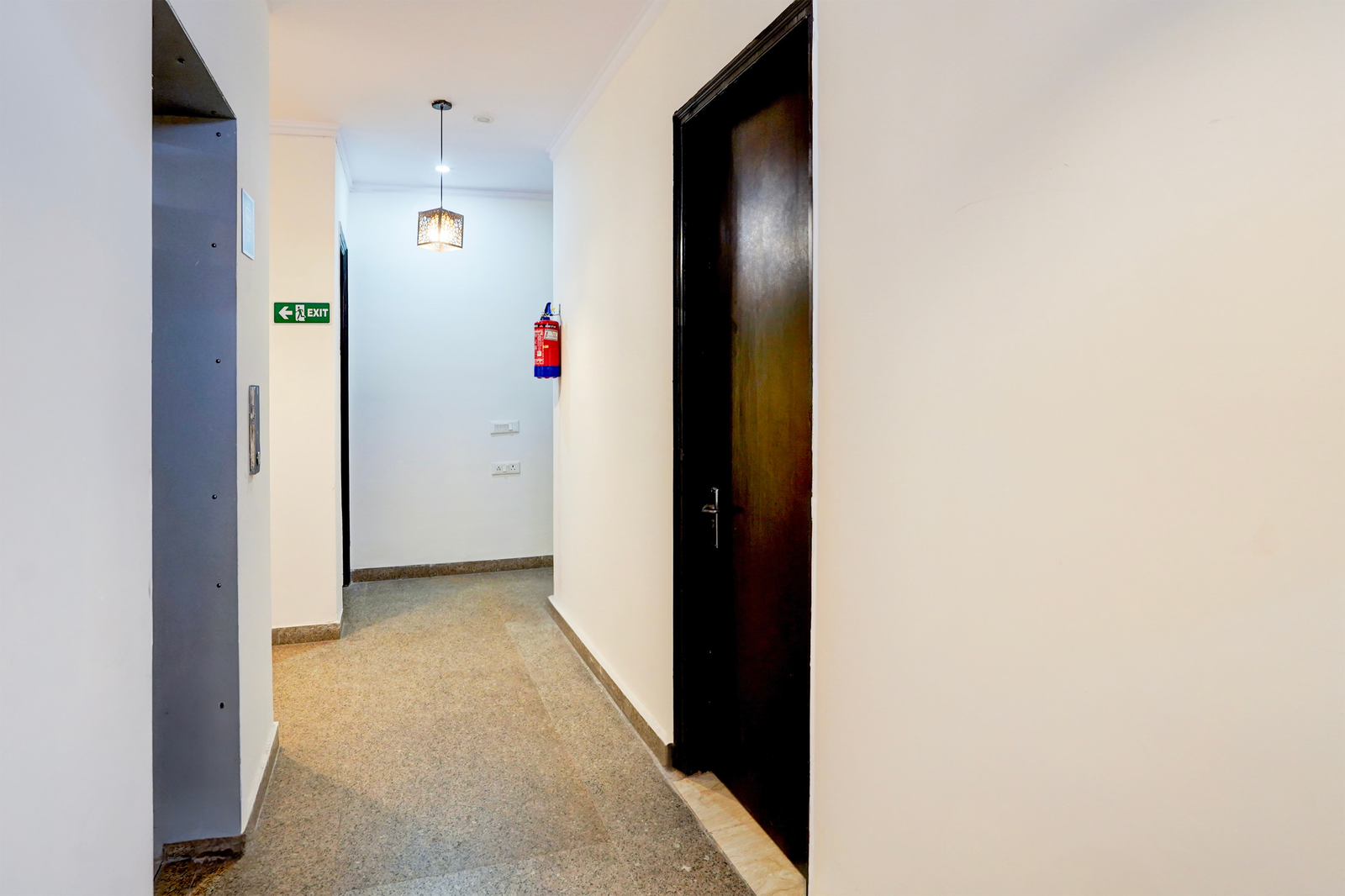 Super Townhouse Sector 53 Golf Course Road,Golf Course Road,4 star