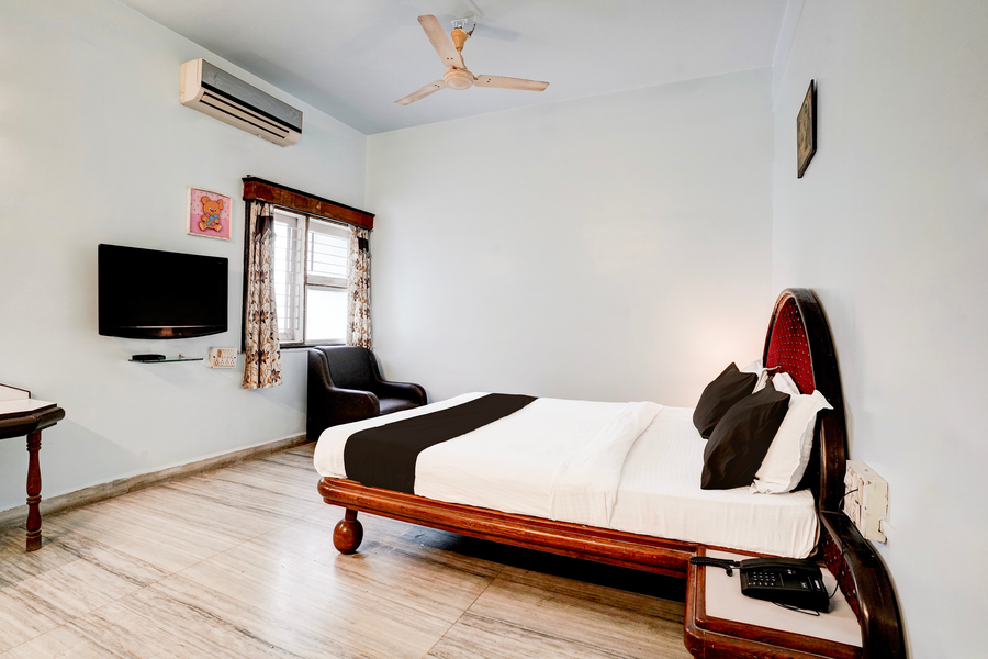 super hotel o padampura near railway station