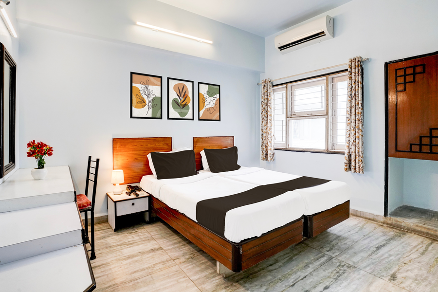 super hotel o padampura near railway station