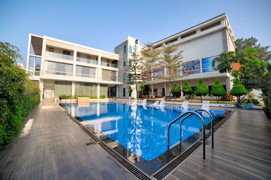 vrr astoria hotel and convention centre