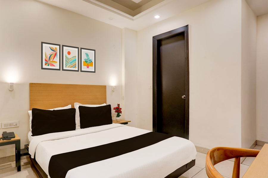 super townhouse rohini sector 18 formerly relic stay