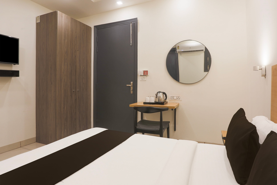 super townhouse rohini sector 18 formerly relic stay