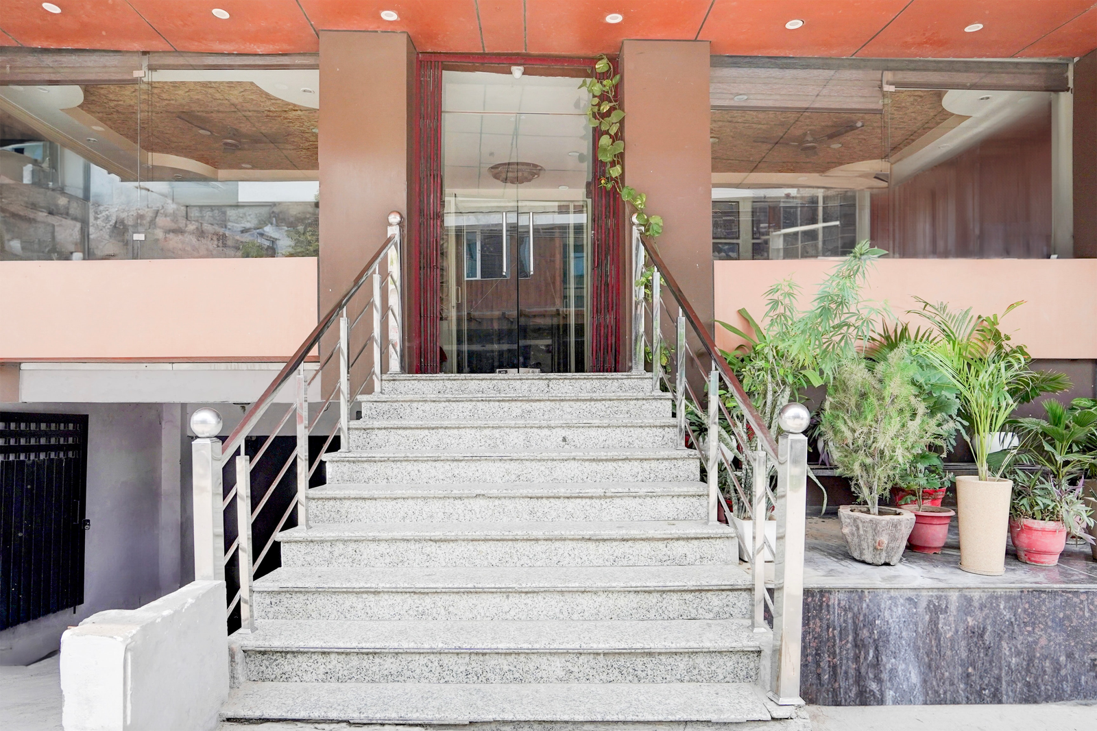 super townhouse haridwar near har ki pauri