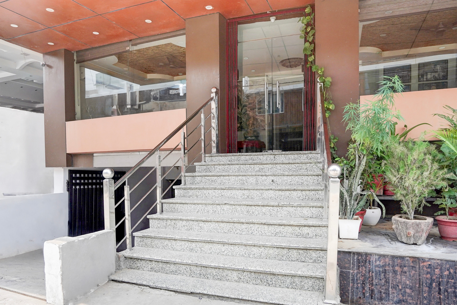 super townhouse haridwar near har ki pauri