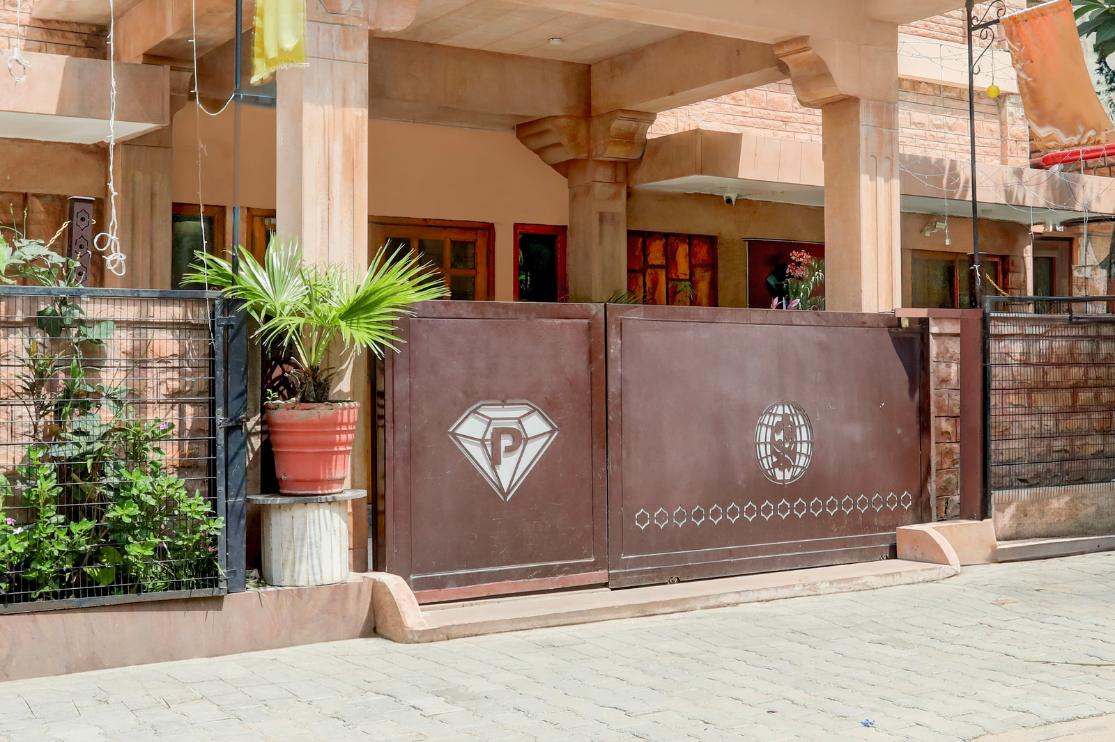 Hotel O Rai Ka Bagh Near Railway Station,Near Umaid Bhawan Palace,3 star