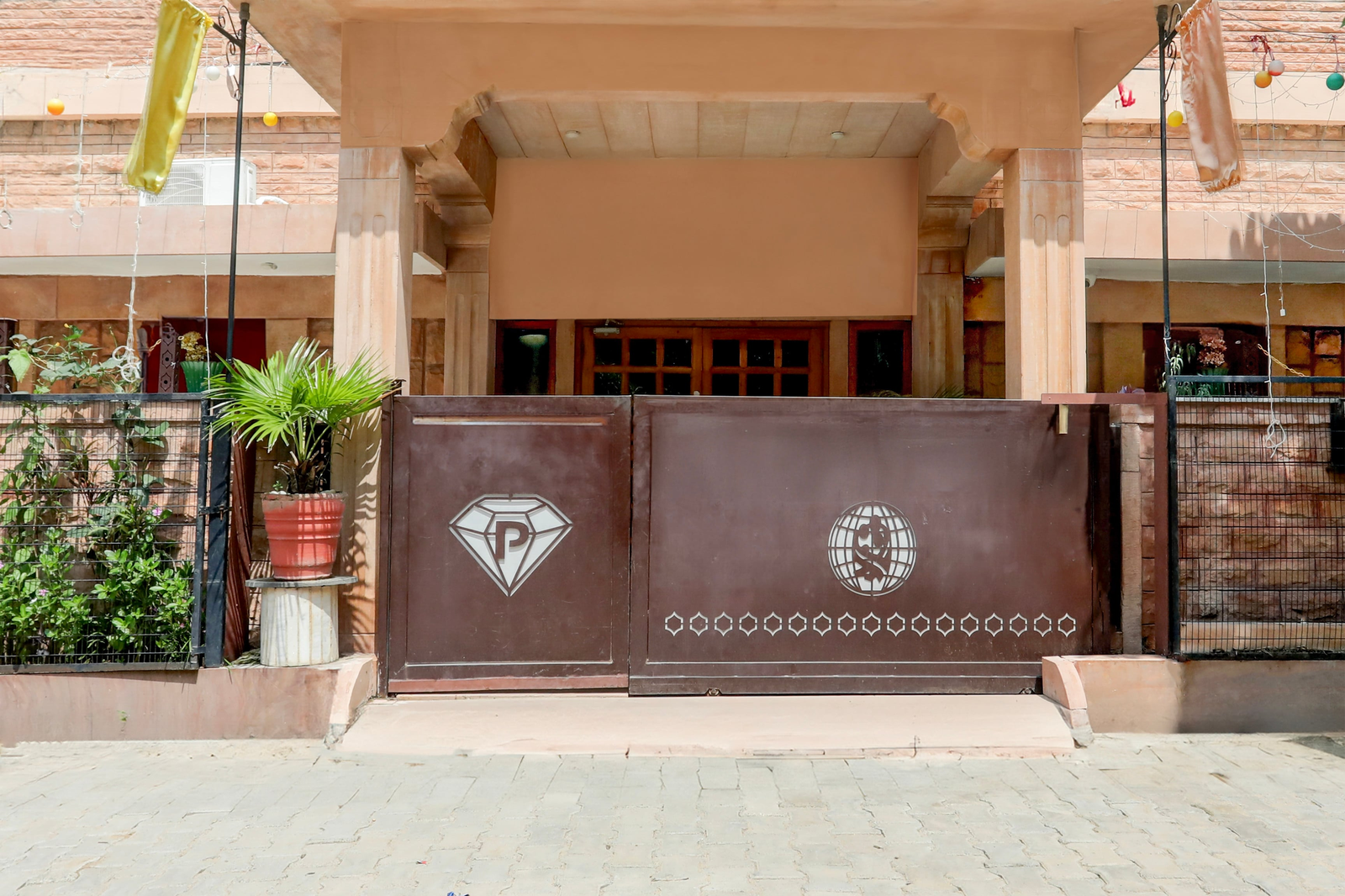 Hotel O Rai Ka Bagh Near Railway Station,Near Umaid Bhawan Palace,3 star