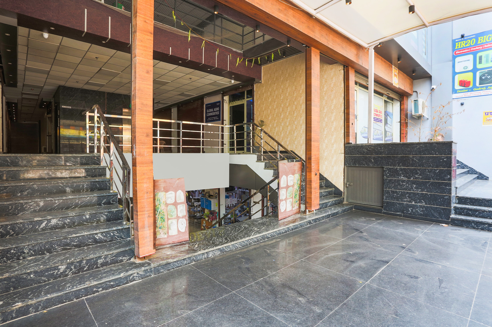 Super Townhouse Oak Hisar,TAYAL BAGH COLONY,4 star