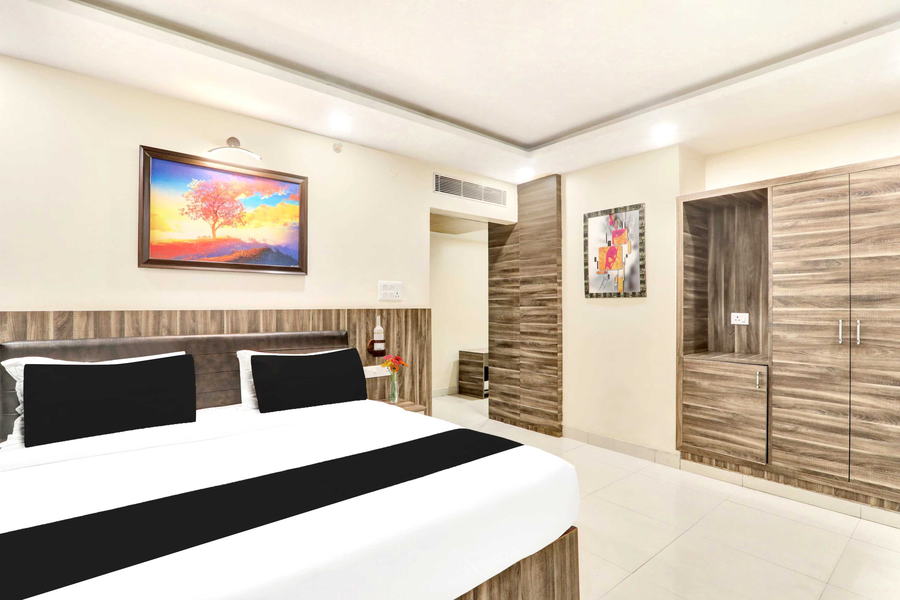 super townhouse kankarbagh formerly kunwar alcajars
