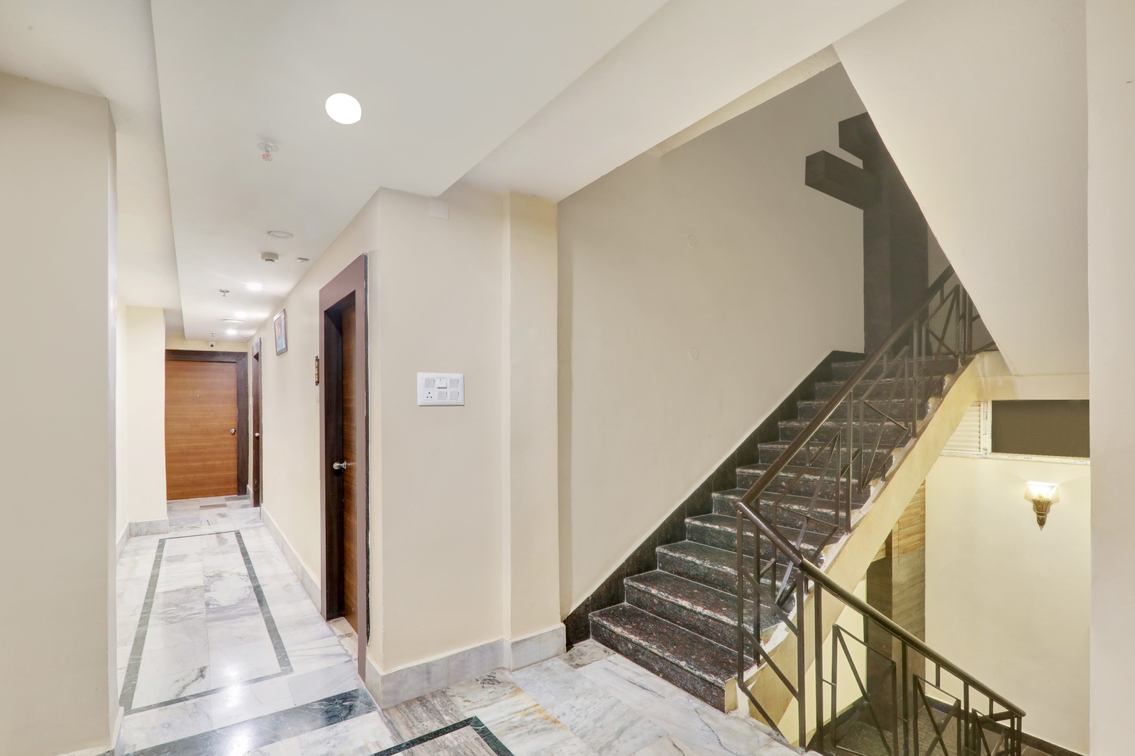 super townhouse kankarbagh formerly kunwar alcajars