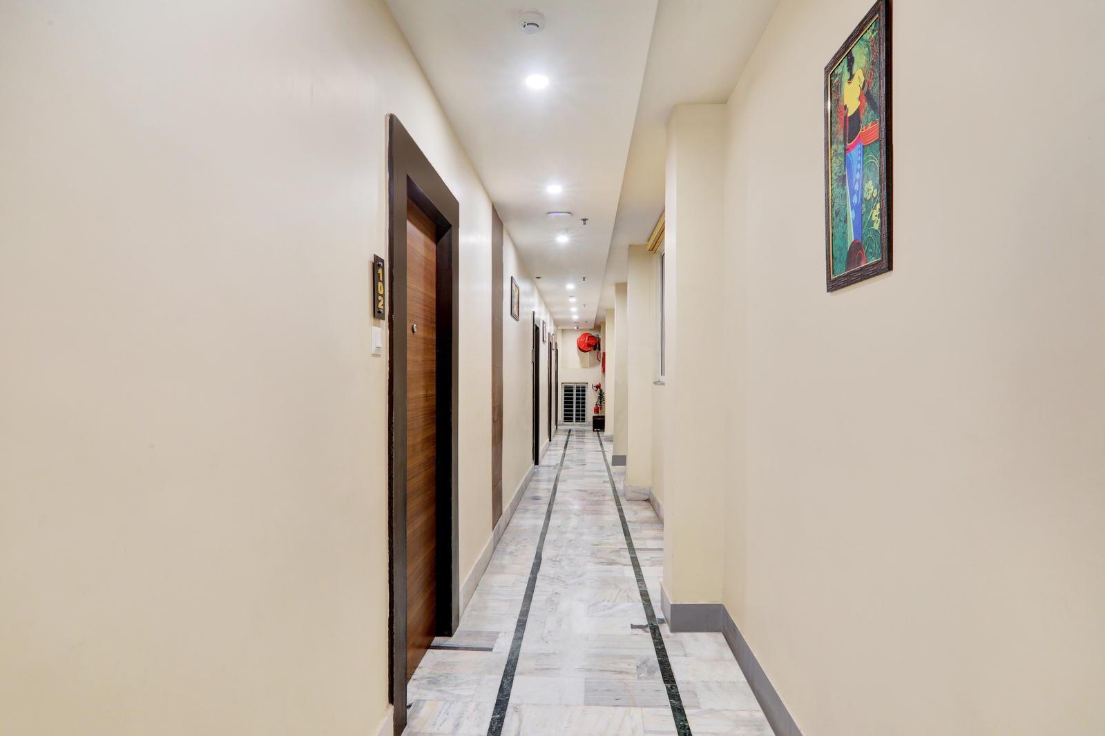 super townhouse kankarbagh formerly kunwar alcajars