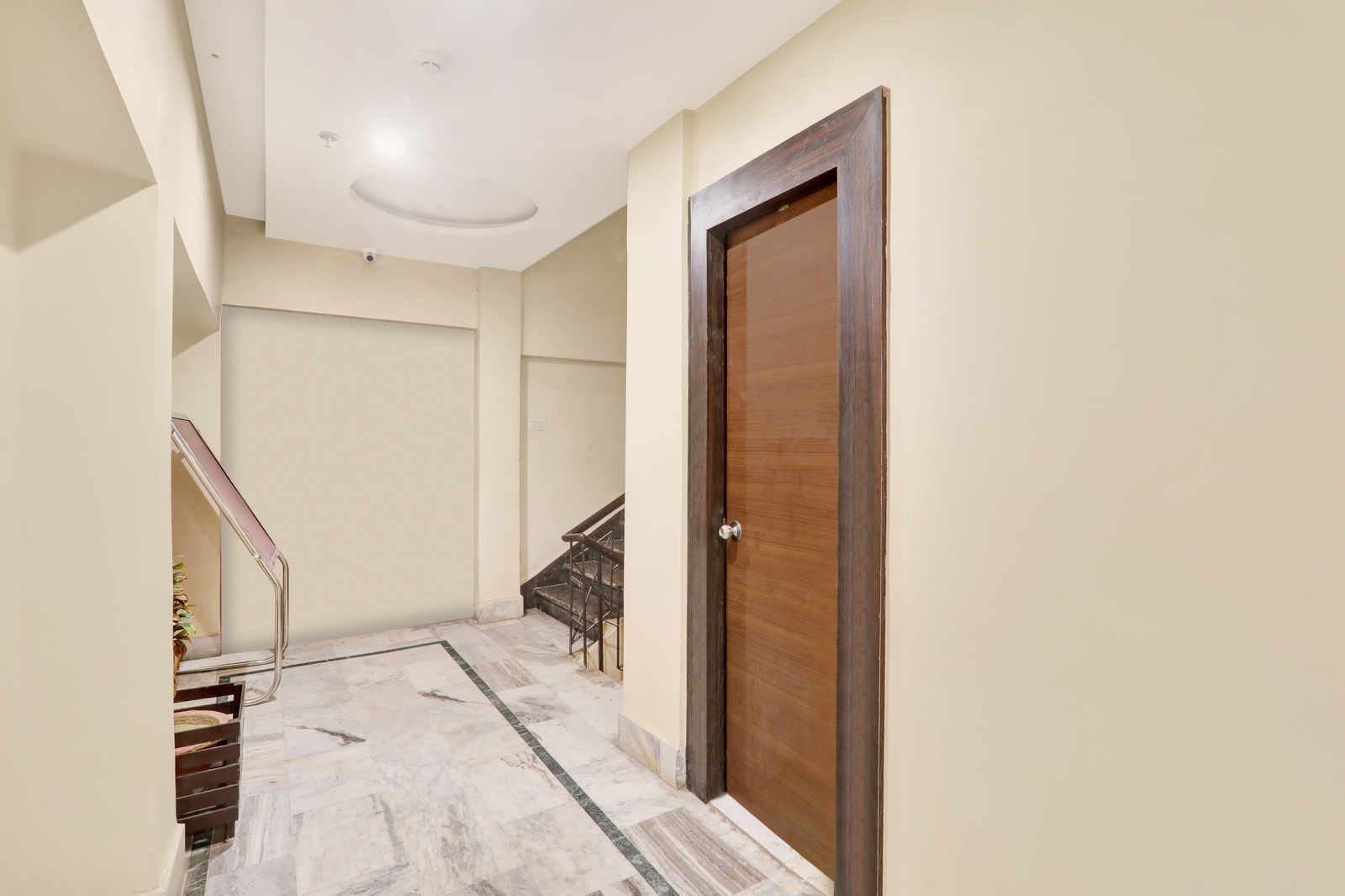 super townhouse kankarbagh formerly kunwar alcajars