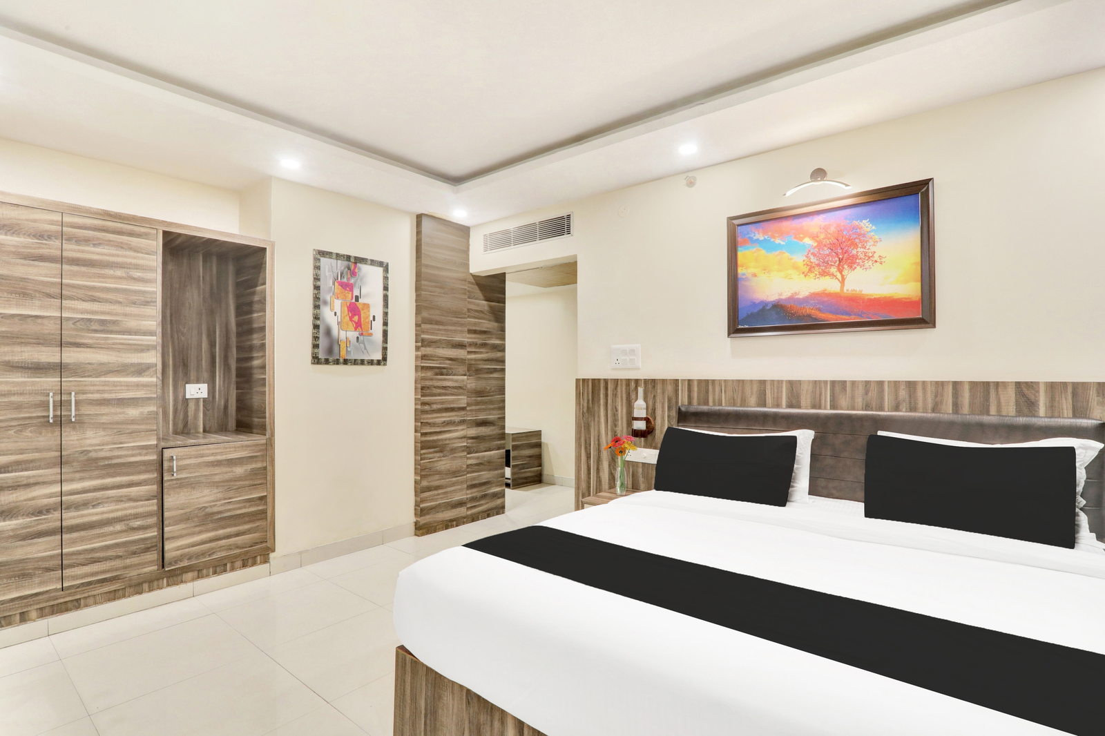 super townhouse kankarbagh formerly kunwar alcajars