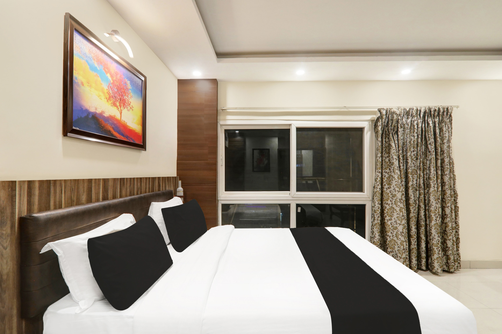 super townhouse kankarbagh formerly kunwar alcajars