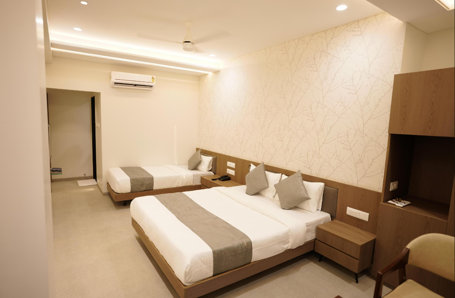 a square executive hotel