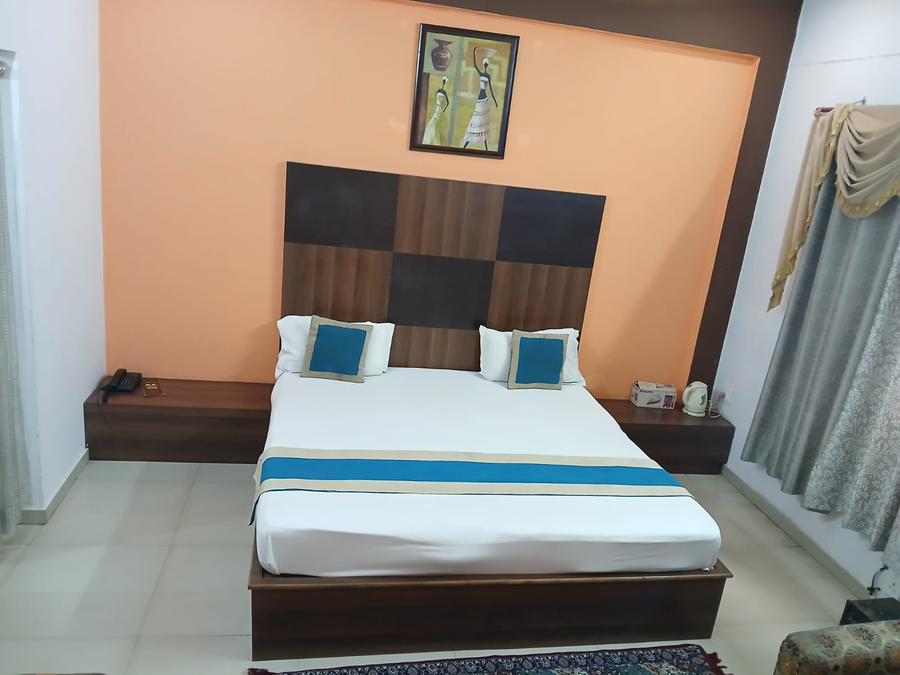 hotel mansarover and banquets