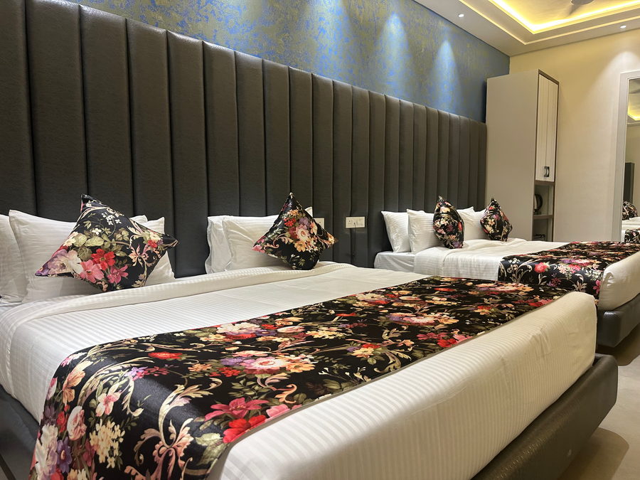 Hotel Moon Inn,,3 star