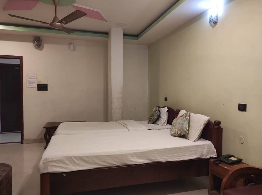 hotel manikanta inn