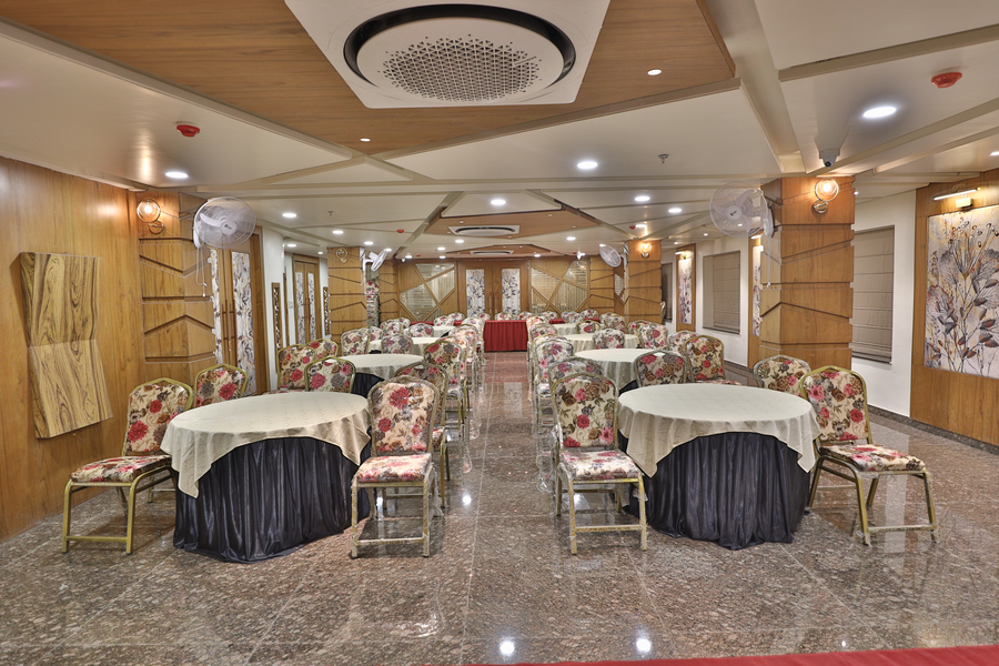 Hotel Candle Wood A Unit Of A Plus Hospitality,India>>Udaipur,3 star