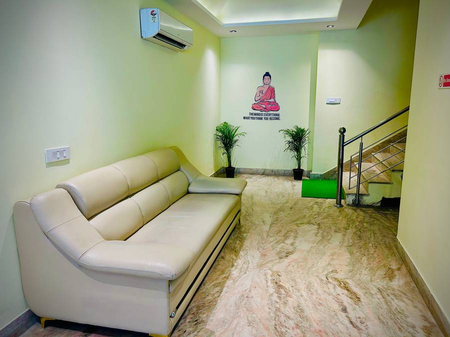 Hotel Good Luck House Near Delhi Airport,Mahipalpur,3 star
