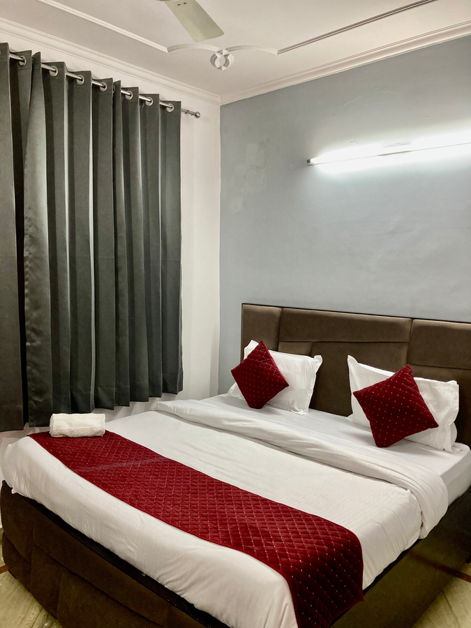the gleam hotel