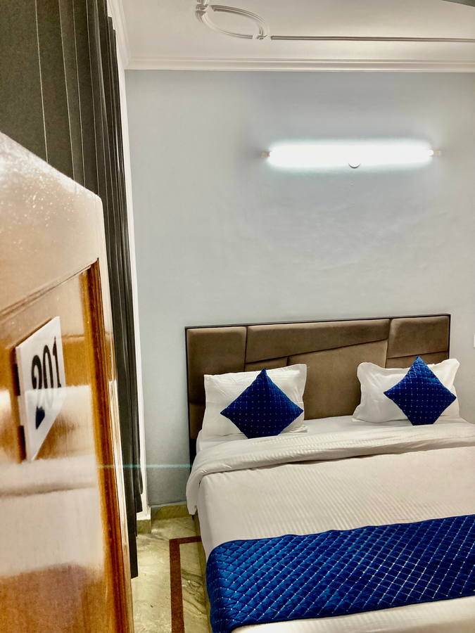the gleam hotel